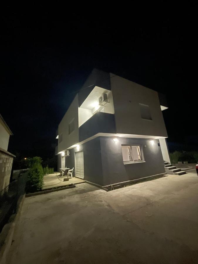 Lucija Apartamento Kaštela Exterior foto